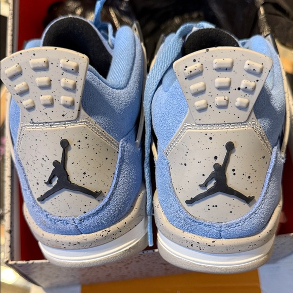 Jordan Kids Sneakers in Light Blue and Gray - Picture 5 of 6